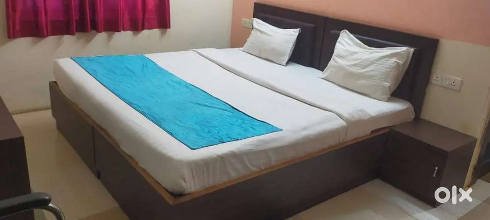 Bachler ,Marred ,unmarried couple allowed