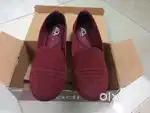 Women's shoe - Maroon size 7