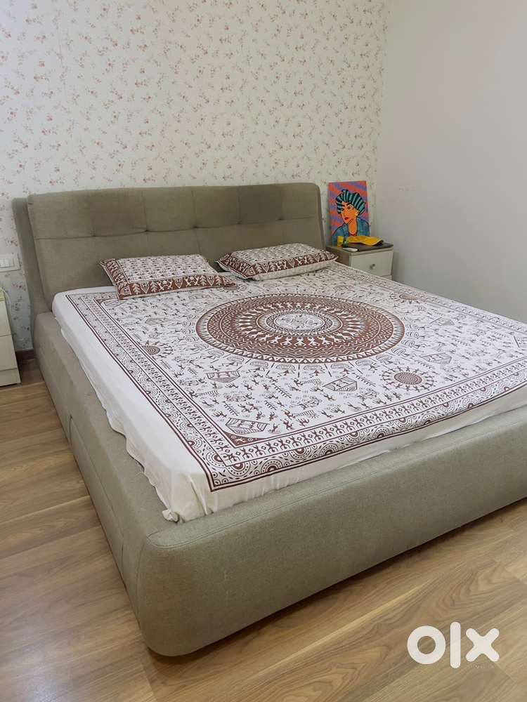 Urban ladder king size bed