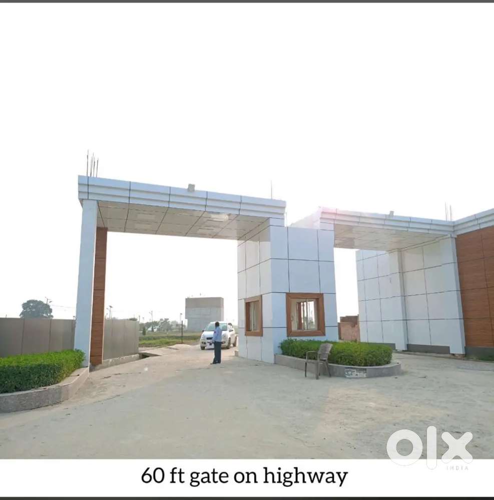 80 yrd plot in a gated society located on Delhi Road.