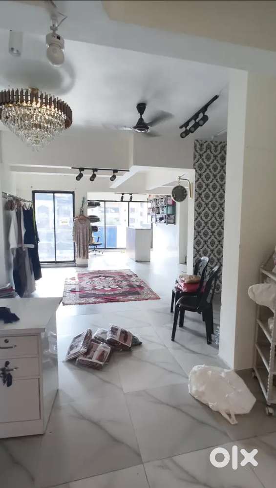 Main road–facing commercial shop available for rent