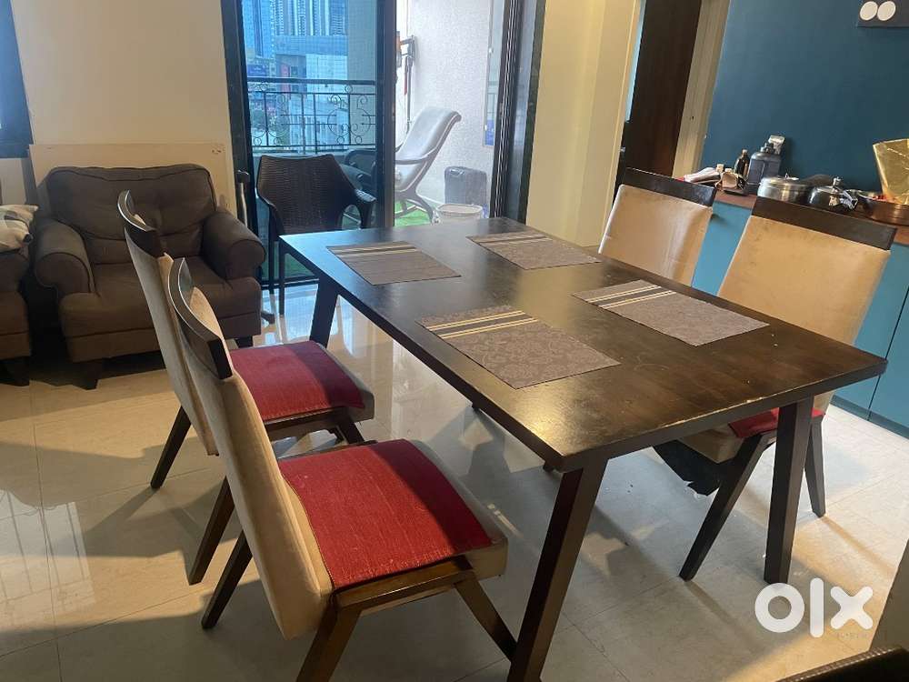 Dinning table and 4 chair