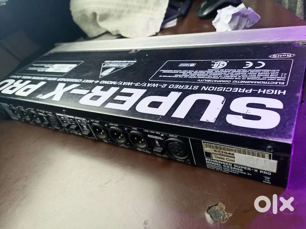 BEHRINGER Super -X  Pro 4 way Cross Over, very good in condition.