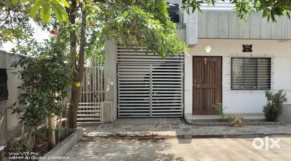 Corner nu Row House (140var +100 free margin)in Surat