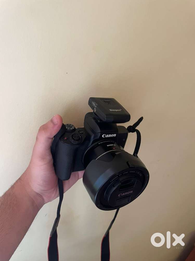 Canon M50 Mark 2  + 50mm lens + lens adapter + kit lens + 3 batteries