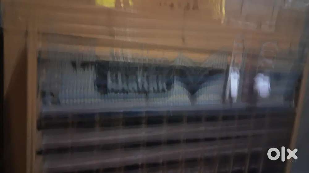 Cooler with exhaust Motor