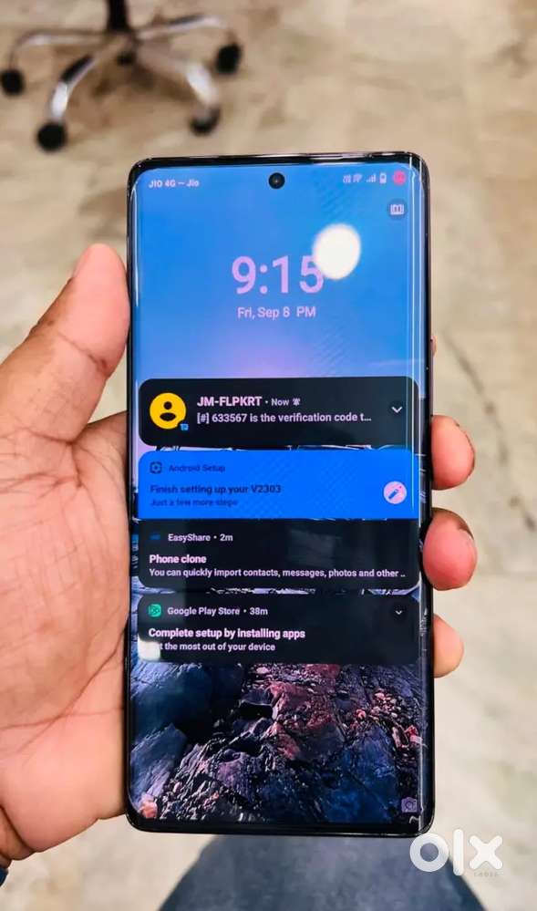 Vivo v29 e 8 + 8 Ram 128 GB internal memory