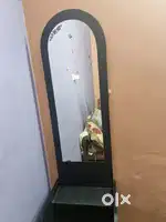 Stylish Dressing Table with Mirror