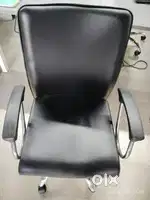 Office chair rolling chair