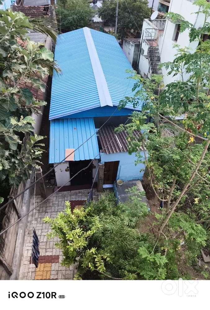 Vacant House / Godown (office) for Rent.. 1200 sqt..