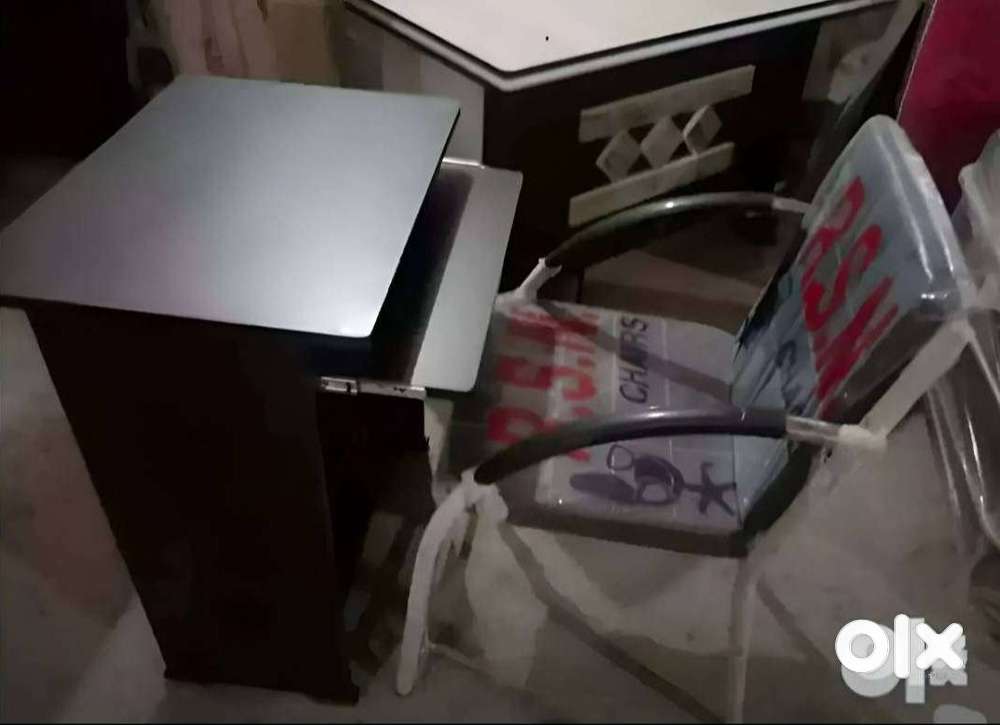 Fresh New (Unused) Small Computer Table and Chair Combo / Study  Table