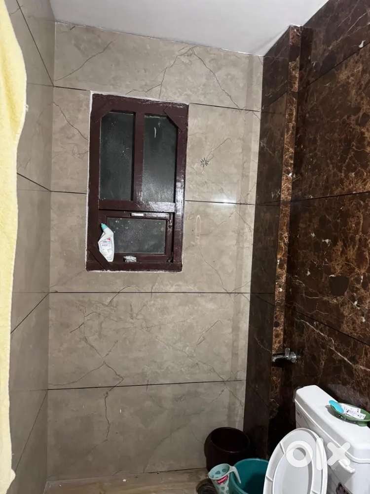 Ground floor 2BHK 2 Bed room one Drwaing room kitchen washroom for ren