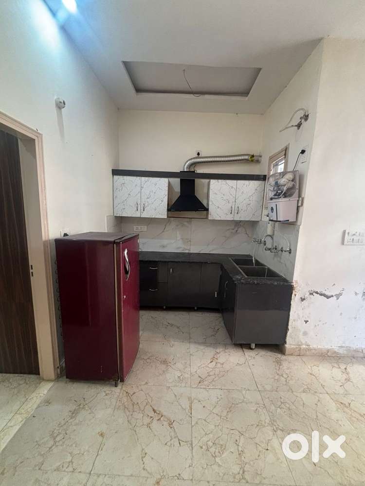 1bhk fully furnished flat owner free near airport road