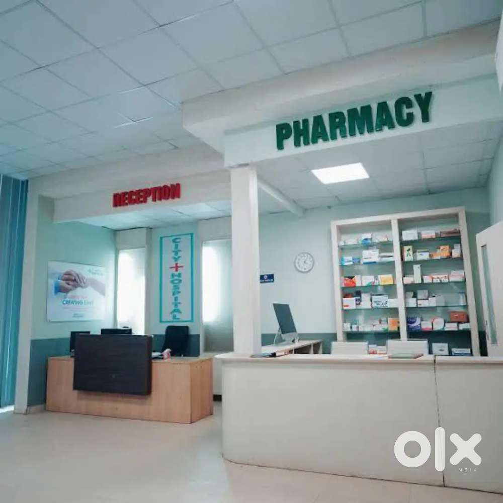 फार्मेसी स्टोर में लड़का और लड़की की लखनऊ शहर