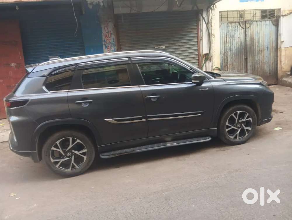 We are looking for a reliable personal driver.