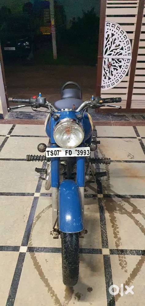 Royal Enfield classic 350 (2016) very good condition