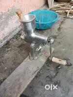 Hand juicer machine