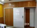 फलेट शोरूम में फर्नीचर ओर ओल वकॅ सॉल्यूशन