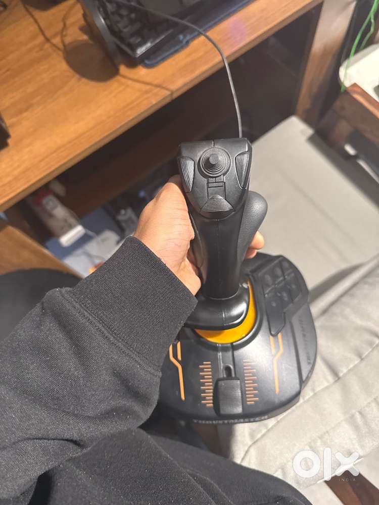 Thrustmaster t15000 joystick for flight simulator