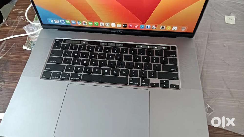 Apple macbook pro 2019  i7 processor 16 gb ram 500gb hdd storage