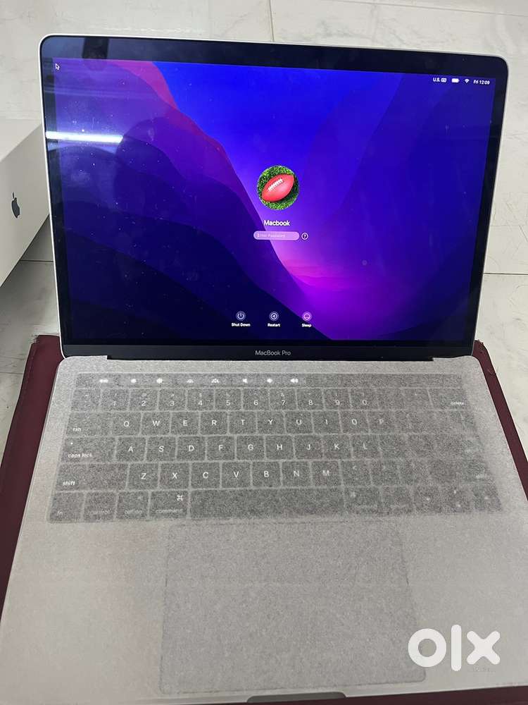 Apple Macbook Pro 13.3 (2017 model)