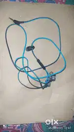 Earphones weird