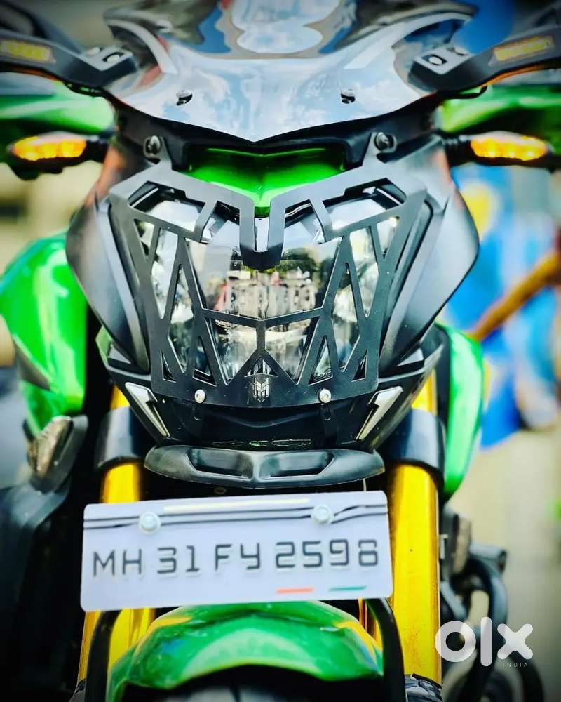 11000 kms run only 
Single handed bike 
Bike with  Akrapovik silencer