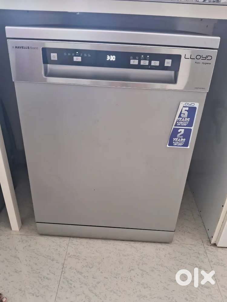 Lloyd Dishwasher- Like new 2023 model