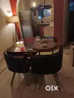 4seater glass dinning table
