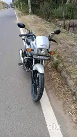 Hero splendar bike white clour