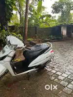 Honda Activa 6G  DLX– lady Doctor Owned  12,000 km  Urgent Sale