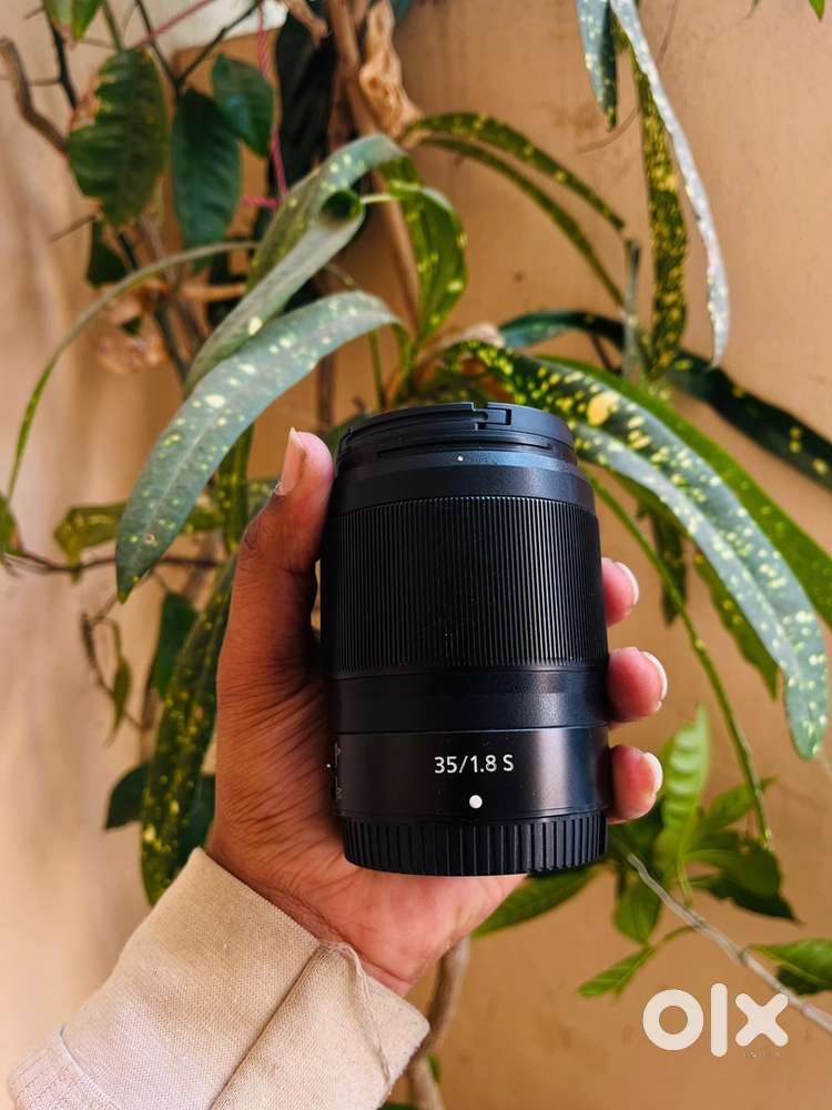 New condition Nikon 35mm 1.8