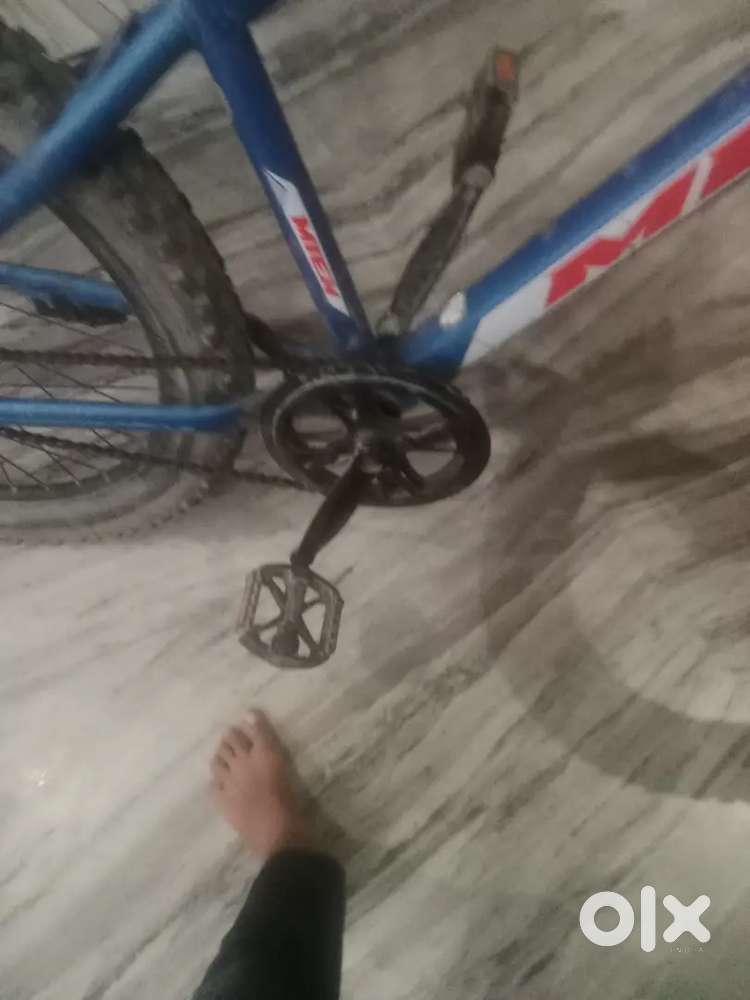 Ek bhi Pancham nahin hua Hai cycle ko ek sal hua hai aur 10000 price
