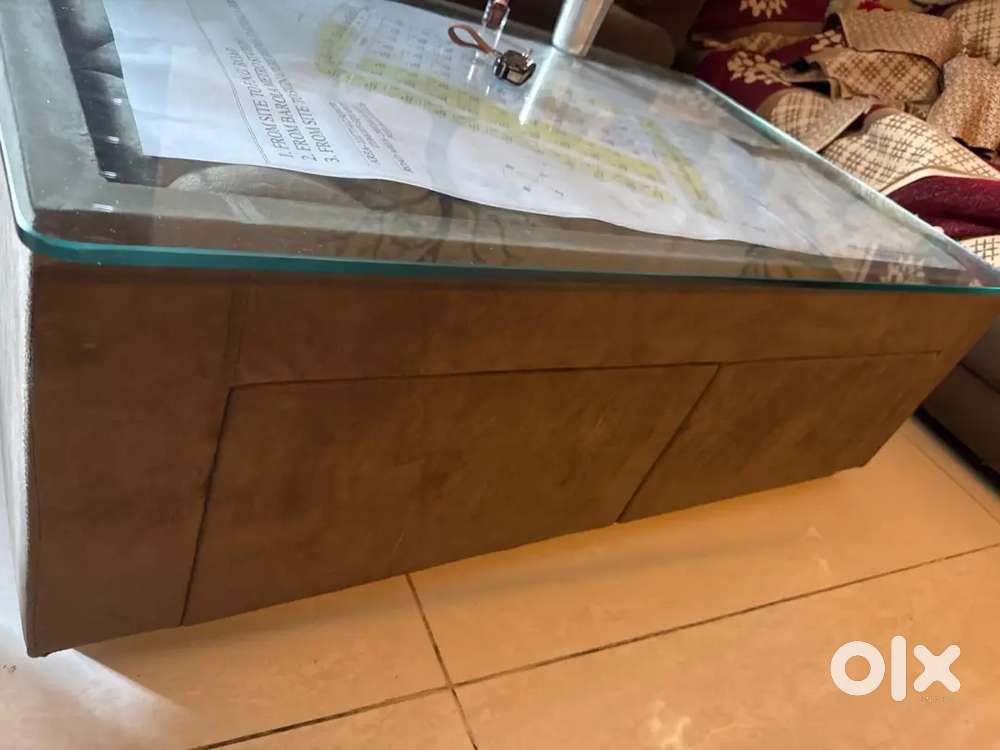 8 seater sofa and table