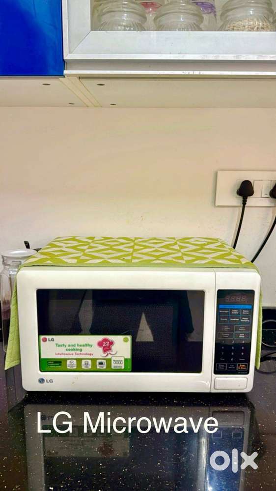 Mildly Used LG Microwave Oven – Reliable Performance, Great Condition