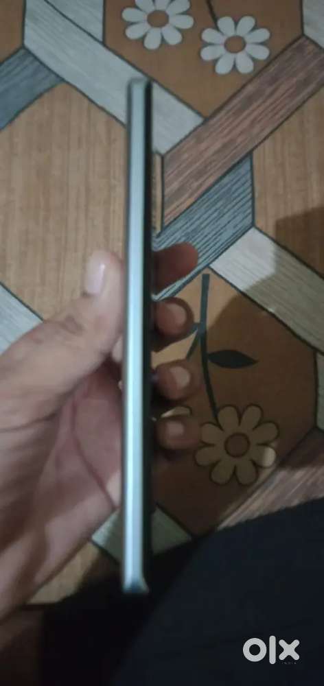 Realme gt 6t  8gb/128gb fluid sliver color