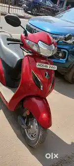 Honda activa dlx model