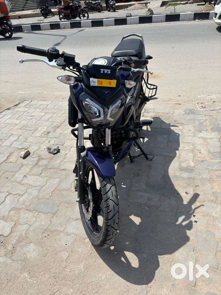 Good maintained vehicle with showroom track