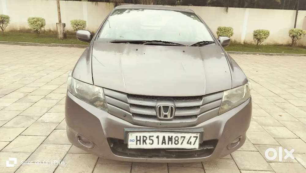 Automatic Honda City 2011 1st Owner  dealer phone na kare Urgent Sale