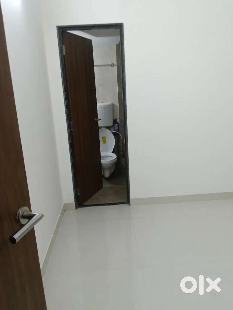 2BHK FLAT FOR RENT - BACHELOR ALLOWED
