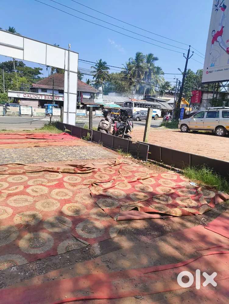 Prime location at Eranjipaalam junction