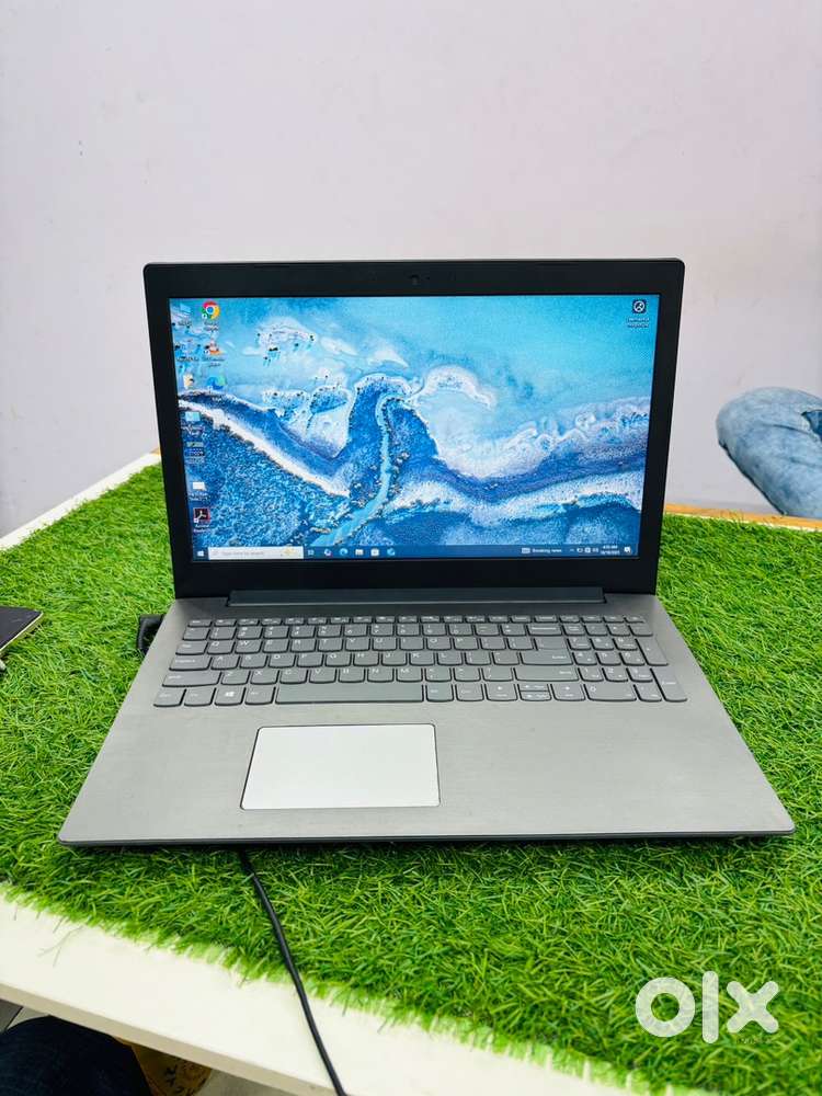 Lenovo i5 8th gen 8 gb ram 256 gb ssd
