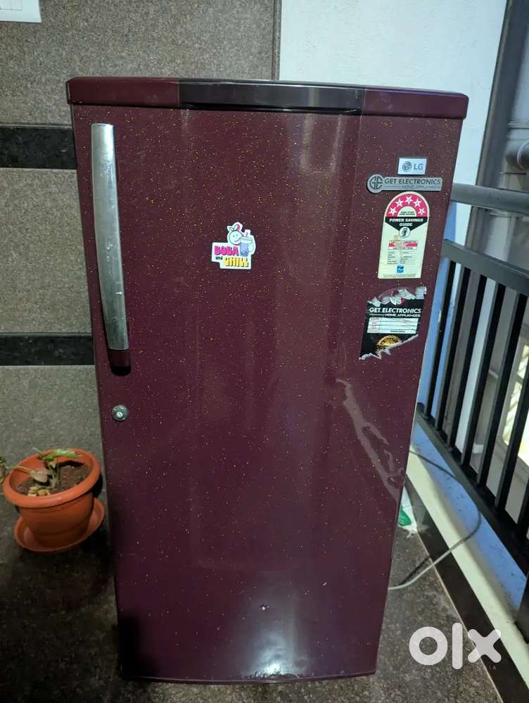 LG Working fridge in 3000