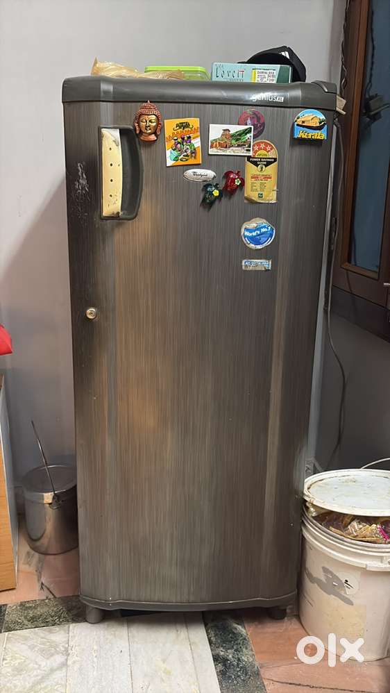 Single Door Whirlpool Refrigerator  Fridge in Good Working Condition
