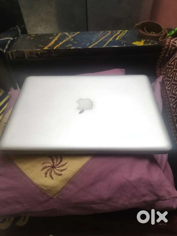 Apple laptop Macbook Pro