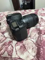 CANON 90 D