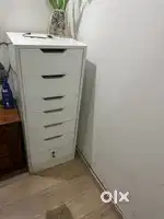 Chest of drawers white colour