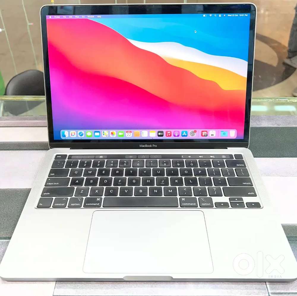 MacBook Pro A2251 (i5) 16GB Ram & 512GB 13 Retina Display.