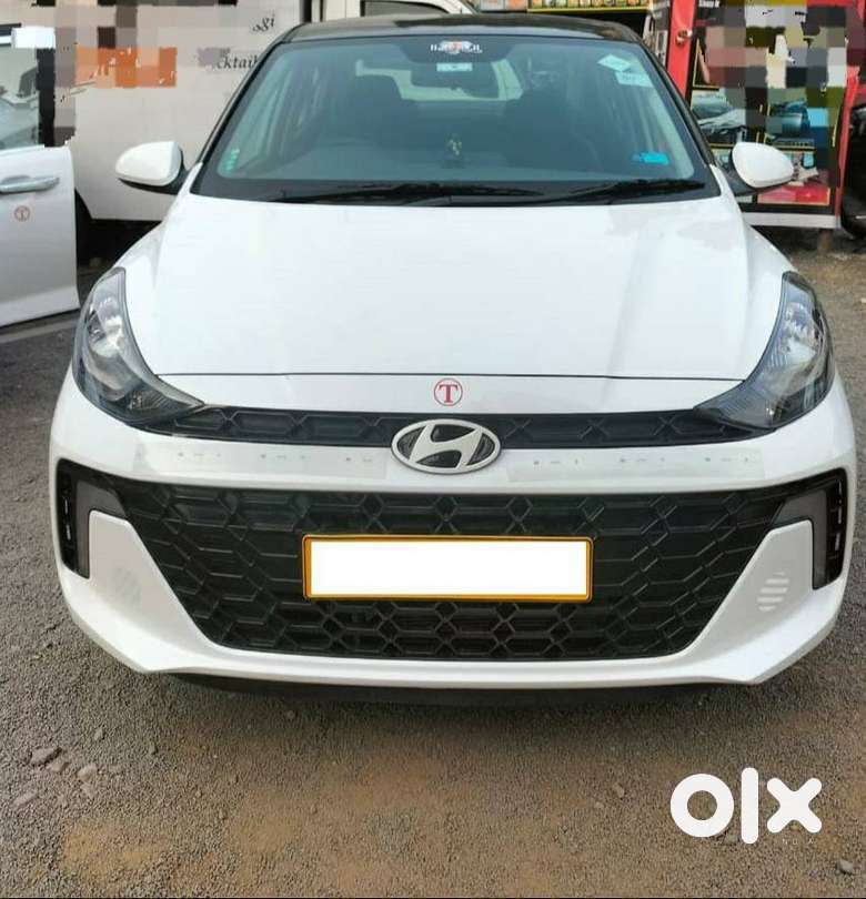 Hyundai Aura S CRDi Manual, 2025, CNG & Hybrids