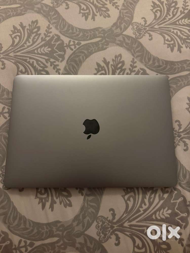 MacBook Pro M1 (8GB RAM / 256GB SSD)